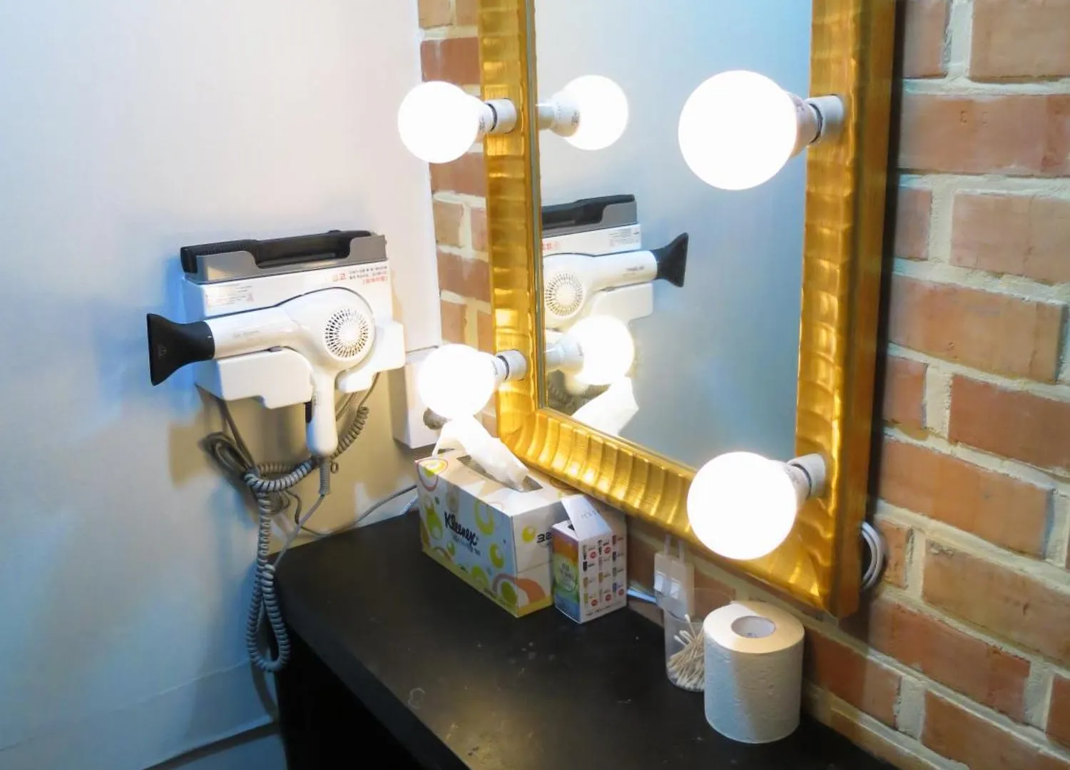 Inno Hostel & Pub Lounge Hongdae ソウル特別市 0*,  韓国